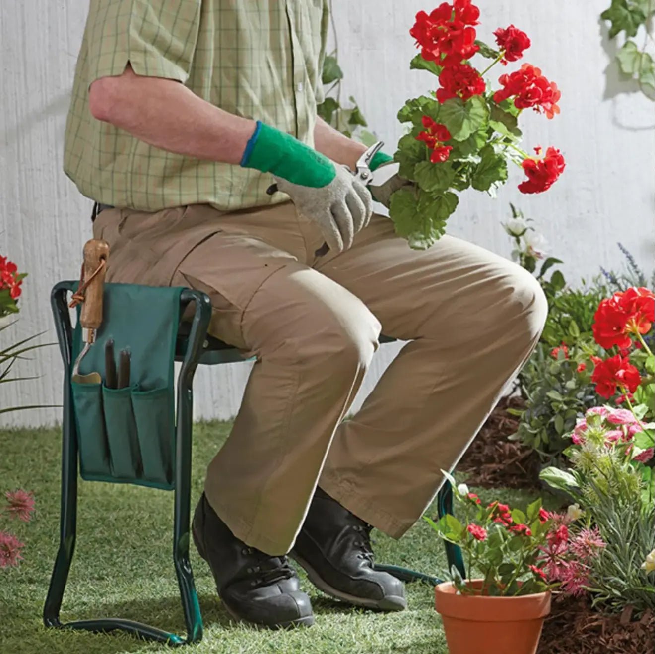 Ultimate MultiPurpose Garden Kneeler - Comfortable, Durable & Versatile Solution!