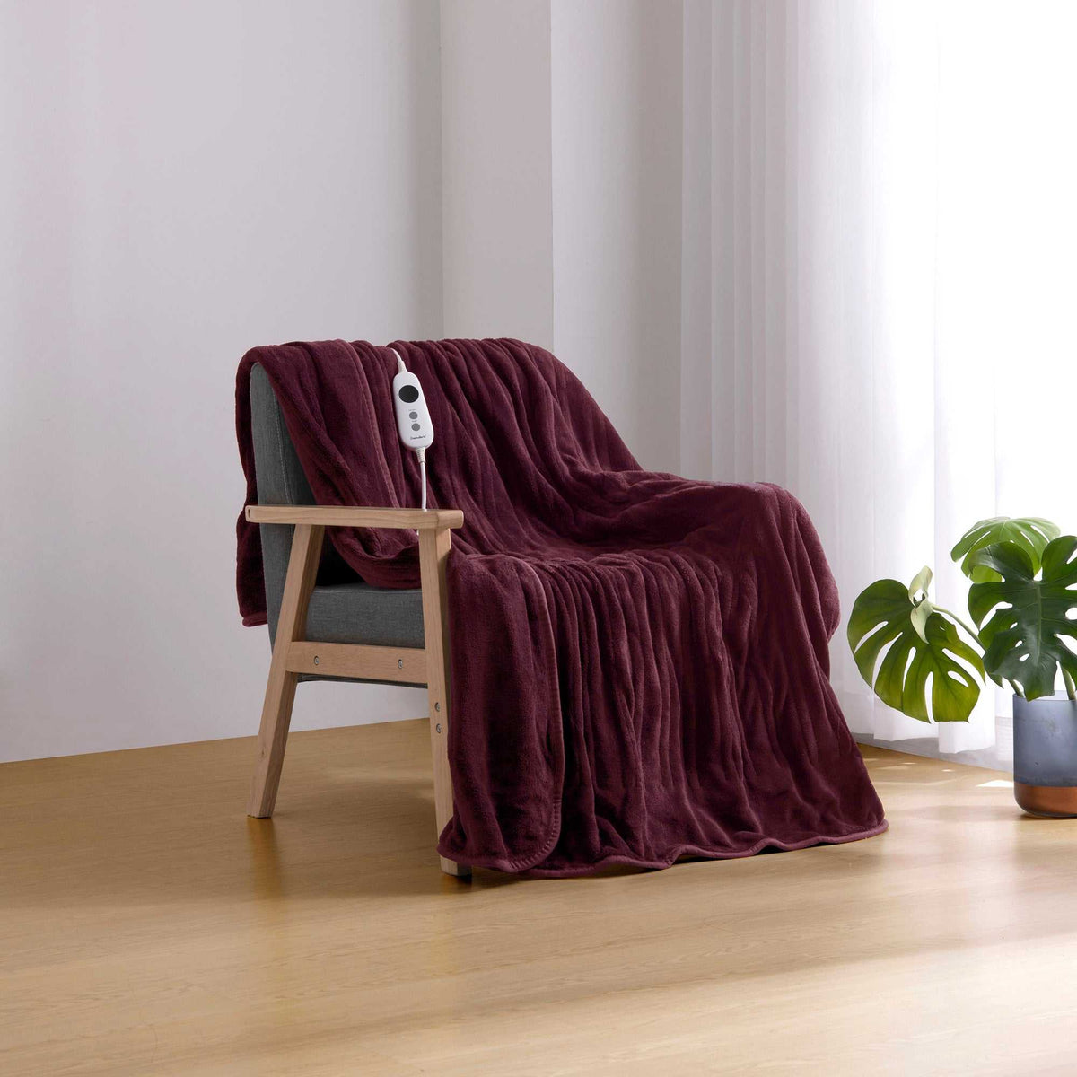 Heated fleece throw for winter Australia